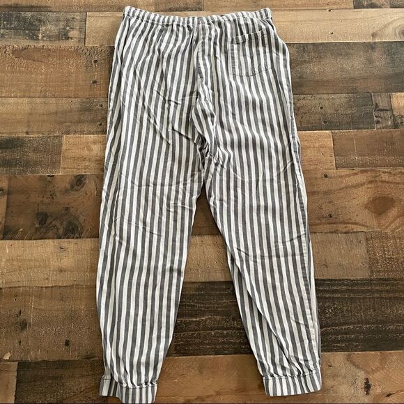 Victoria’s Secret Grey & White Striped Tapered Flannel Pajama Bottoms Sleepwear - Picture 4 of 10